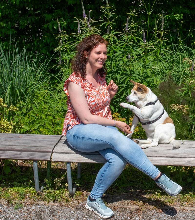 Angela und Hund Joy, Haustierbetreuung Wädenswil